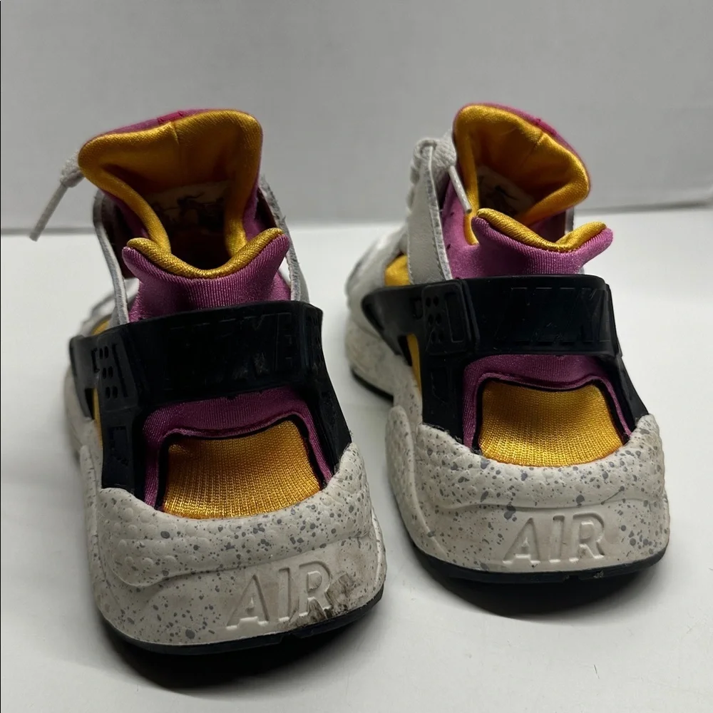 Nike Air Huarache Sneakers Lace Up Athletic Shoes Light Bone Lethal Pink 6.5